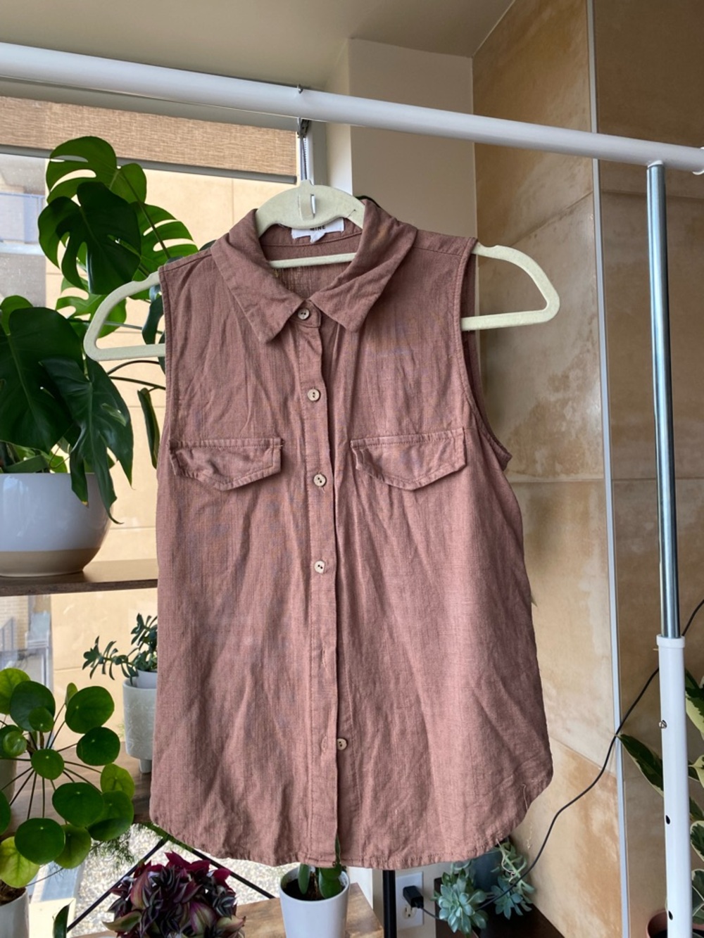 Linen Sleeveless Button-Front Top